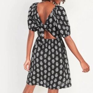 Old Navy Black and White Floral Dress